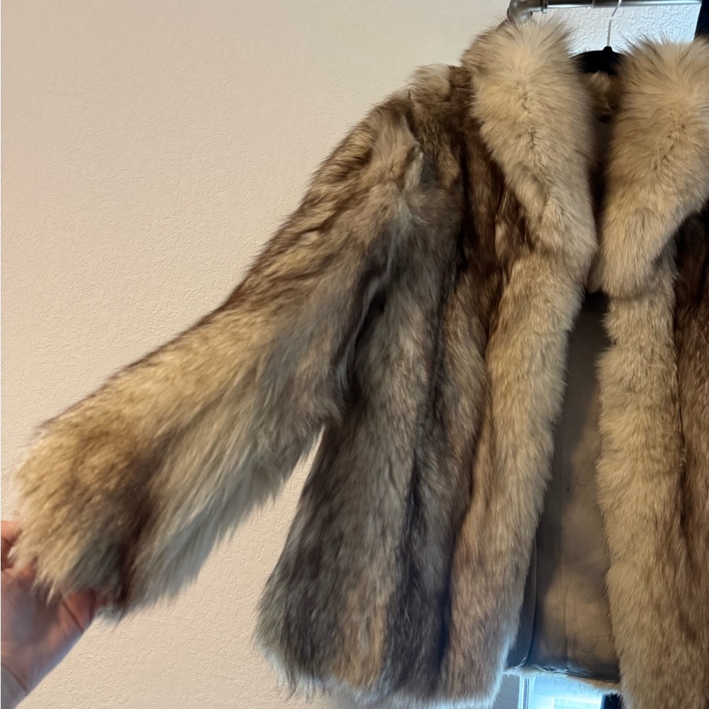 Berghaus Vintage Fur Coat in Cream and Tan - Picture 2 of 7